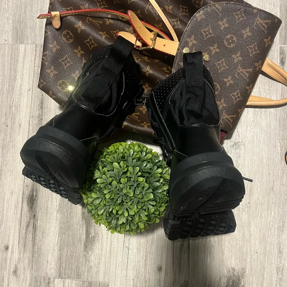 Nike tactical boots 
SFS - Picture 9 of 15